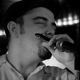 david García voz y armónica